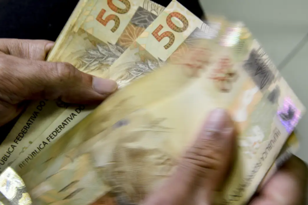 Calendário de pagamento segue mês de nascimento