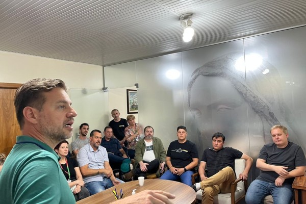 Câmara de Vereadores recebeu pacote de projetos voltados para ações pós-enchentes e liberação de recursos para diversas áreas.