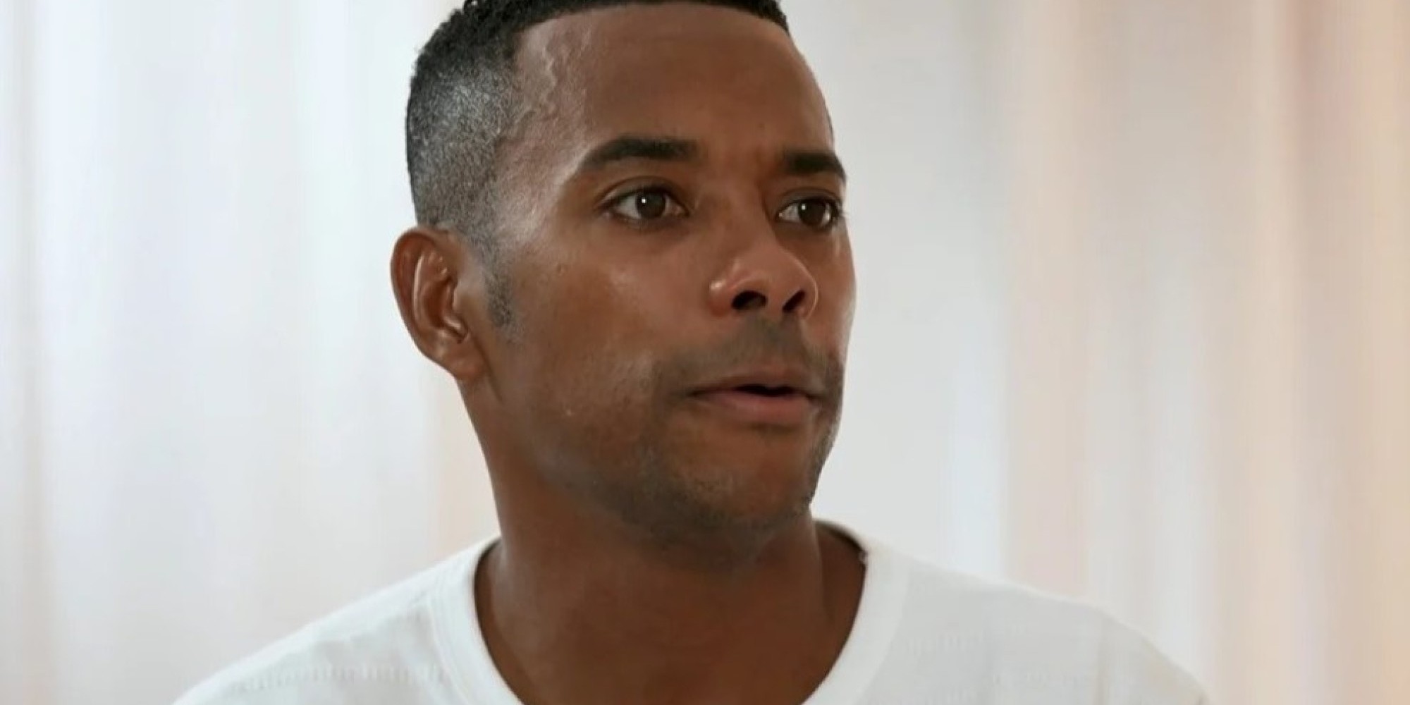 Ex-jogador foi condenado a nove anos de prisão por estupro coletivo. Ex-jogador foi condenado a nove anos de prisão por estupro coletivo.