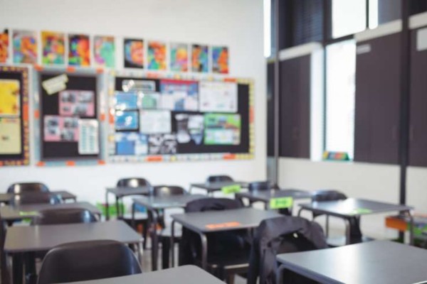m outros 15 países as escolas estão fechadas parcialmente
