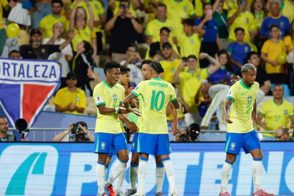 Diante de mais de 57 mil torcedores, a Seleção aplicou 3 a 0, na noite desta quinta-feira (4), com gols de Estêvão, Paquetá e Bruno Guimarães, chegando aos 28 pontos na tabela. O próximo compromisso será na terça-feira (9), contra a Bolívia, fora de casa.