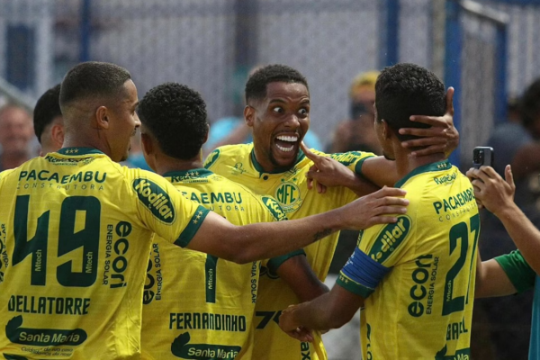 O Santos, que conquistou o título de forma antecipada, já estava confirmado na Série A do ano que vem.