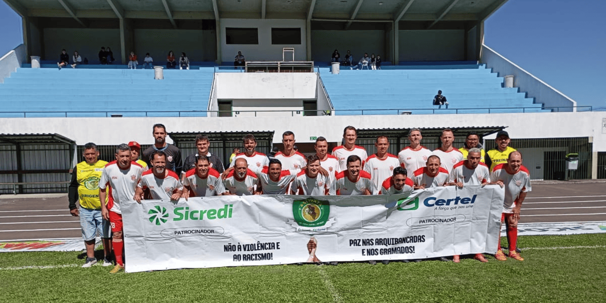 Representando Encantado, os veteranos do Serrano golearam a Assespe, de Venâncio Aires, por 4 a 0 no jogo de ida da semifinal, mesmo atuando fora de casa. O time de Jacarezinho segue firme na busca por uma vaga na final. Representando Encantado, os veteranos do Serrano golearam a Assespe, de Venâncio Aires, por 4 a 0 no jogo de ida da semifinal, mesmo atuando fora de casa. O time de Jacarezinho segue firme na busca por uma vaga na final.