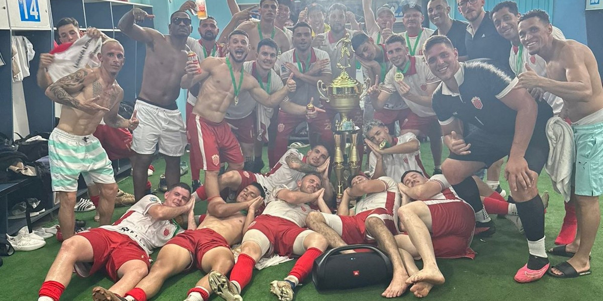A equipe de Jacarezinho venceu a competição de forma invicta. A equipe de Jacarezinho venceu a competição de forma invicta.