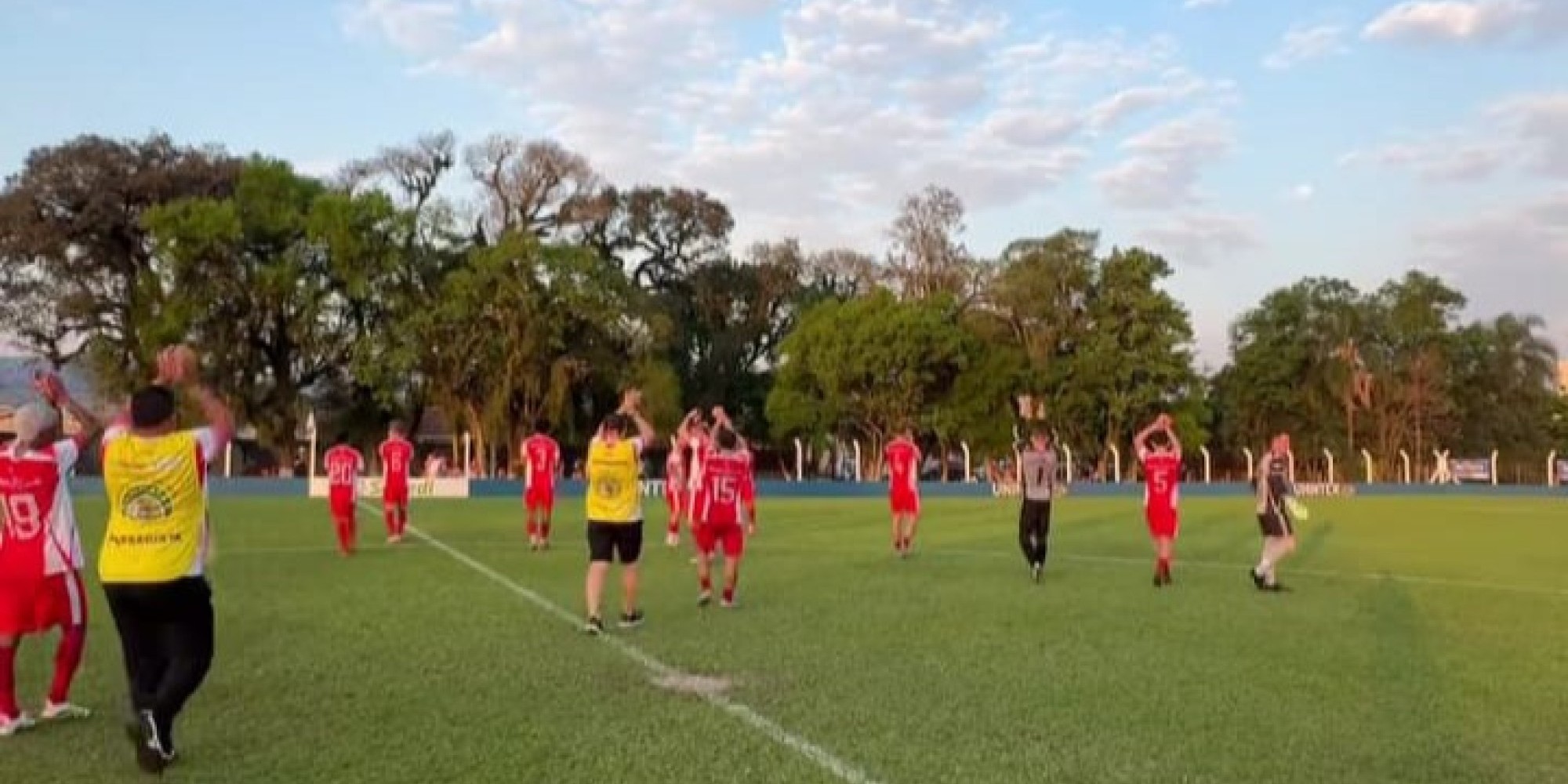 Veja como foi a rodada deste domingo (5), com destaque para as equipes da parte alta do Vale do Taquari — Serrano e Navegantes, de Encantado, e Tiradentes e Imigrante, de Nova Bréscia — que seguem em situação opostas na reta final da primeira fase. Veja como foi a rodada deste domingo (5), com destaque para as equipes da parte alta do Vale do Taquari — Serrano e Navegantes, de Encantado, e Tiradentes e Imigrante, de Nova Bréscia — que seguem em situação opostas na reta final da primeira fase.