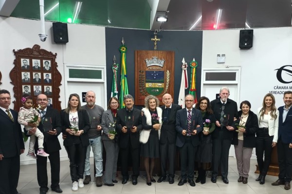 Enio Rohsig, Dolorindo Arcari, Carlos Alberto de Figueiredo Freitas, Paulo Costi, Acemar Cavalheiro Machado e Dario Hollman foram os homenageados.