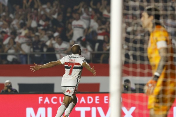 Wellington Rato e Lucas Moura fizeram os gols da partida.