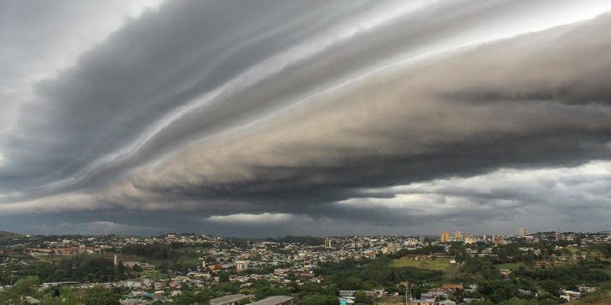 Frente fria pode provocar ventos acima de 70 km/hora. Frente fria pode provocar ventos acima de 70 km/hora.