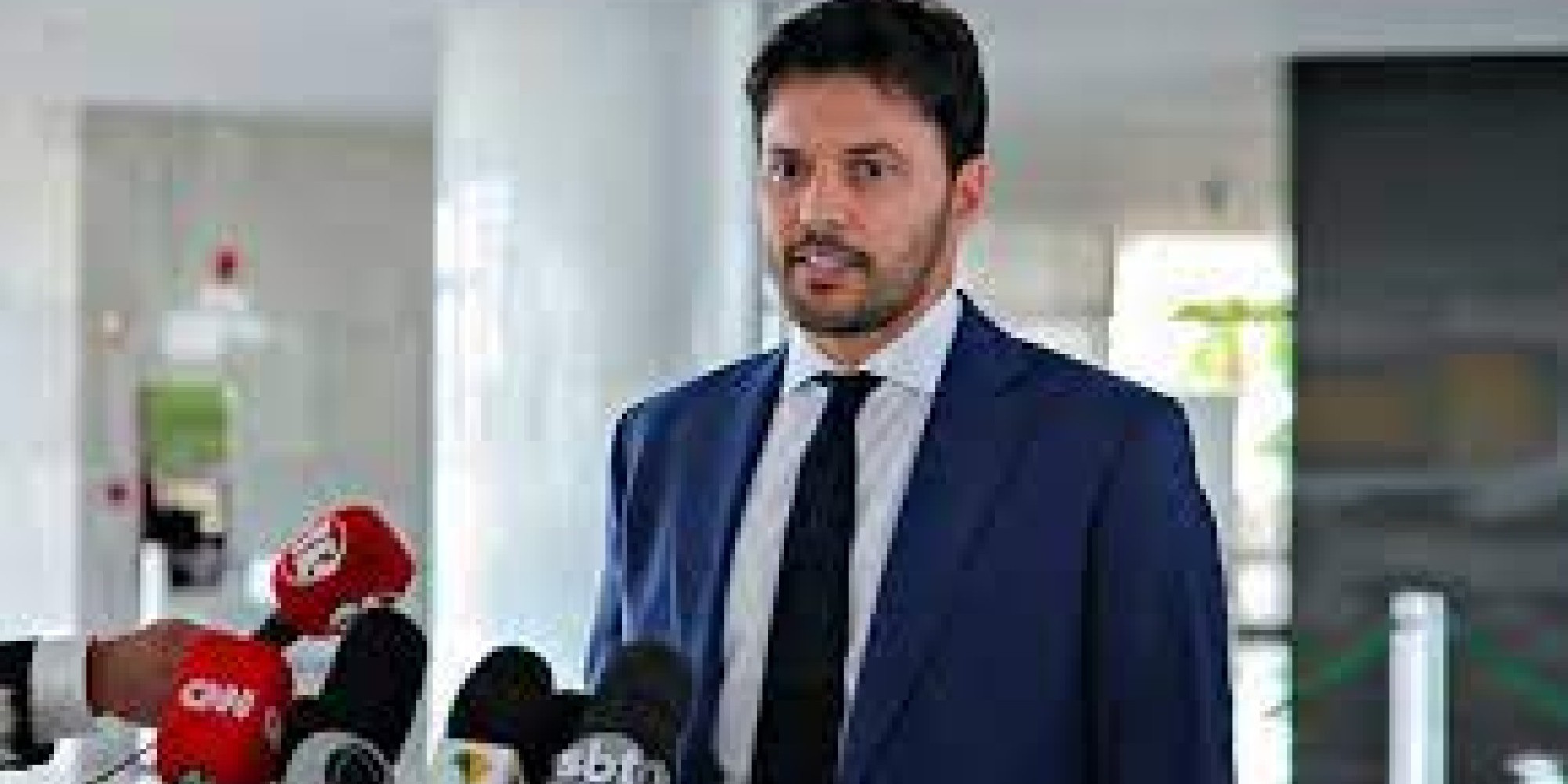 Ele comandava o Ministério desde junho de 2020 e foi um dos coordenadores da campanha fracassada de Bolsonaro à reeleição nas eleições deste ano. Ele comandava o Ministério desde junho de 2020 e foi um dos coordenadores da campanha fracassada de Bolsonaro à reeleição nas eleições deste ano.
