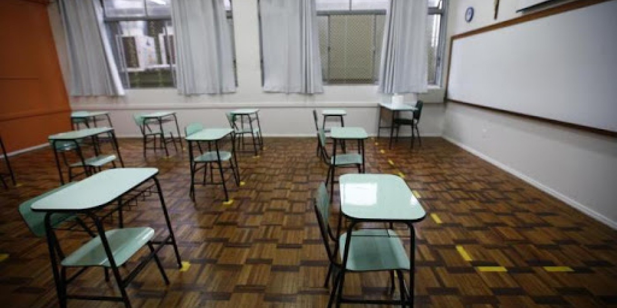 Decisão combatida suspendeu a realização de aulas presenciais nas escolas públicas e privadas do RS durante bandeira preta Decisão combatida suspendeu a realização de aulas presenciais nas escolas públicas e privadas do RS durante bandeira preta