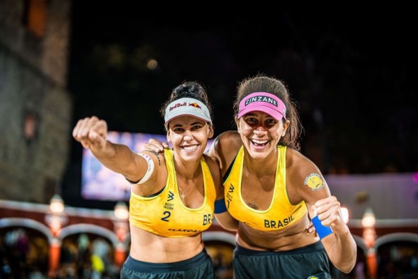 Duda e Ana Patrícia conquistam a prata no Mundial de Vôlei de Praia